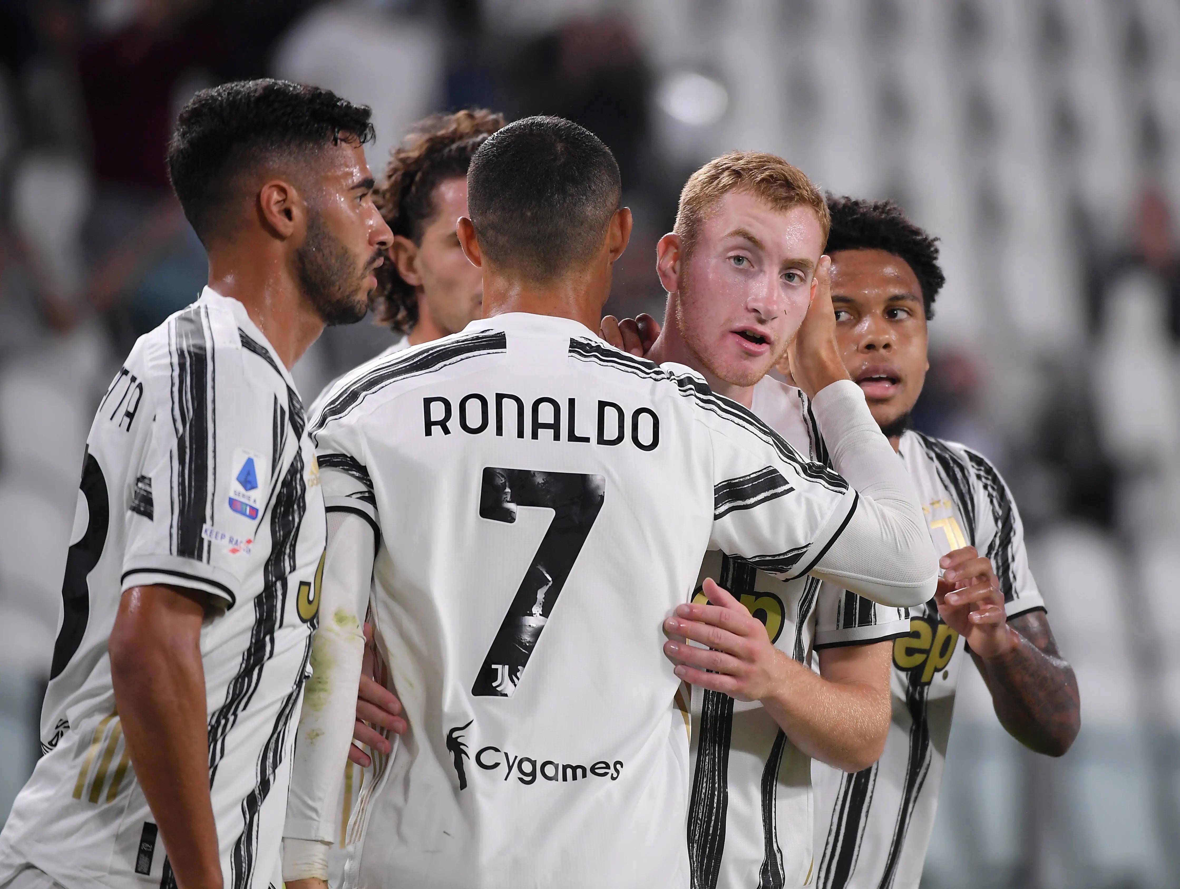 尤文图斯中场一己之力推动球队晋级 尤文图斯中场一己之力推动球队晋级