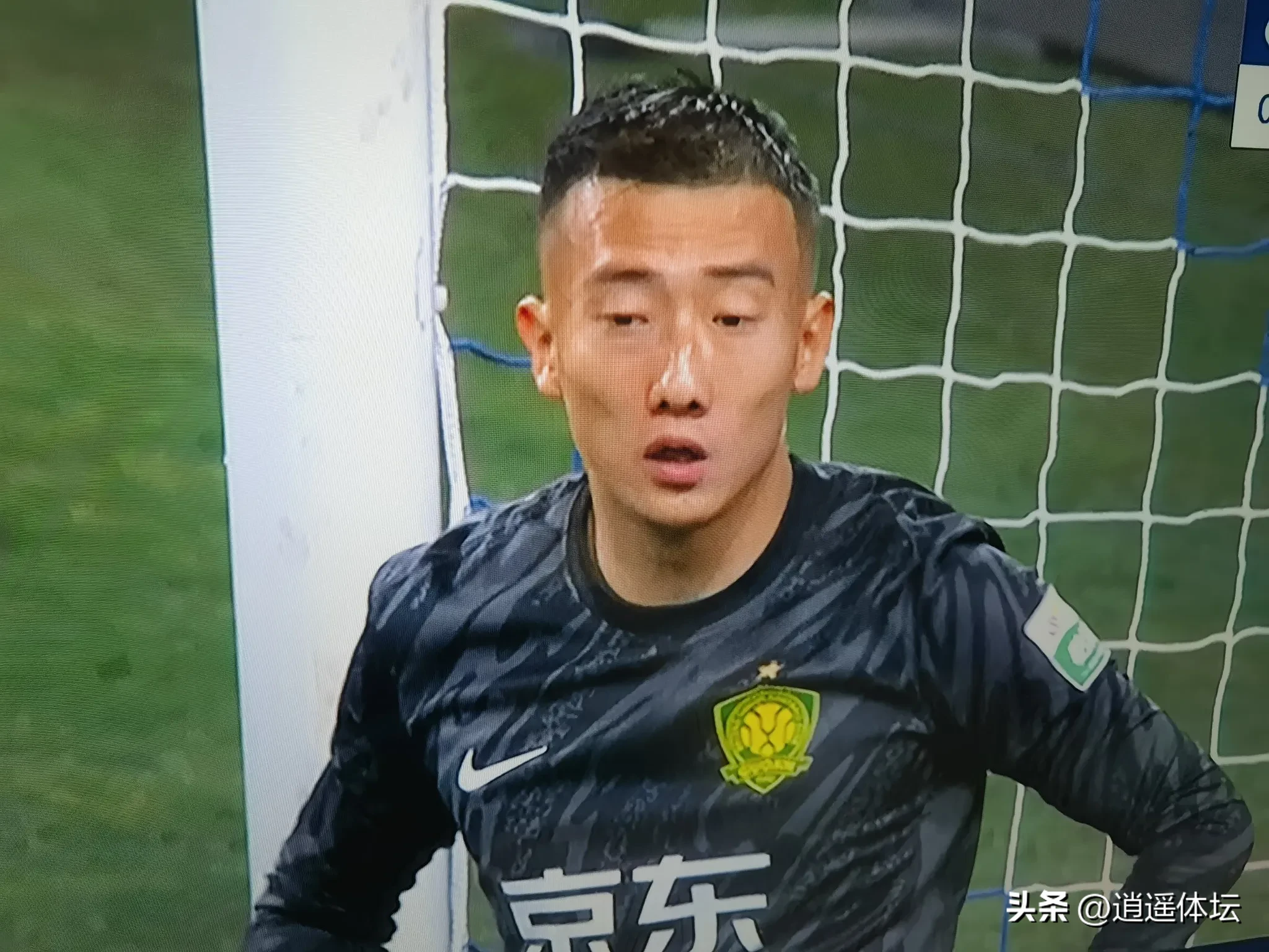 申花门将失误频现,球迷担忧守门稳定性的简单介绍 申花门将失误频现,球迷担忧守门稳定性的简单介绍