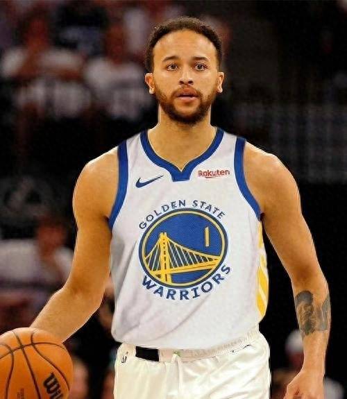 勇士客场逆转马刺,锁定常规赛季军 勇士客场逆转马刺,锁定常规赛季军