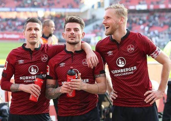 纽伦堡球员集体受伤，危机四伏