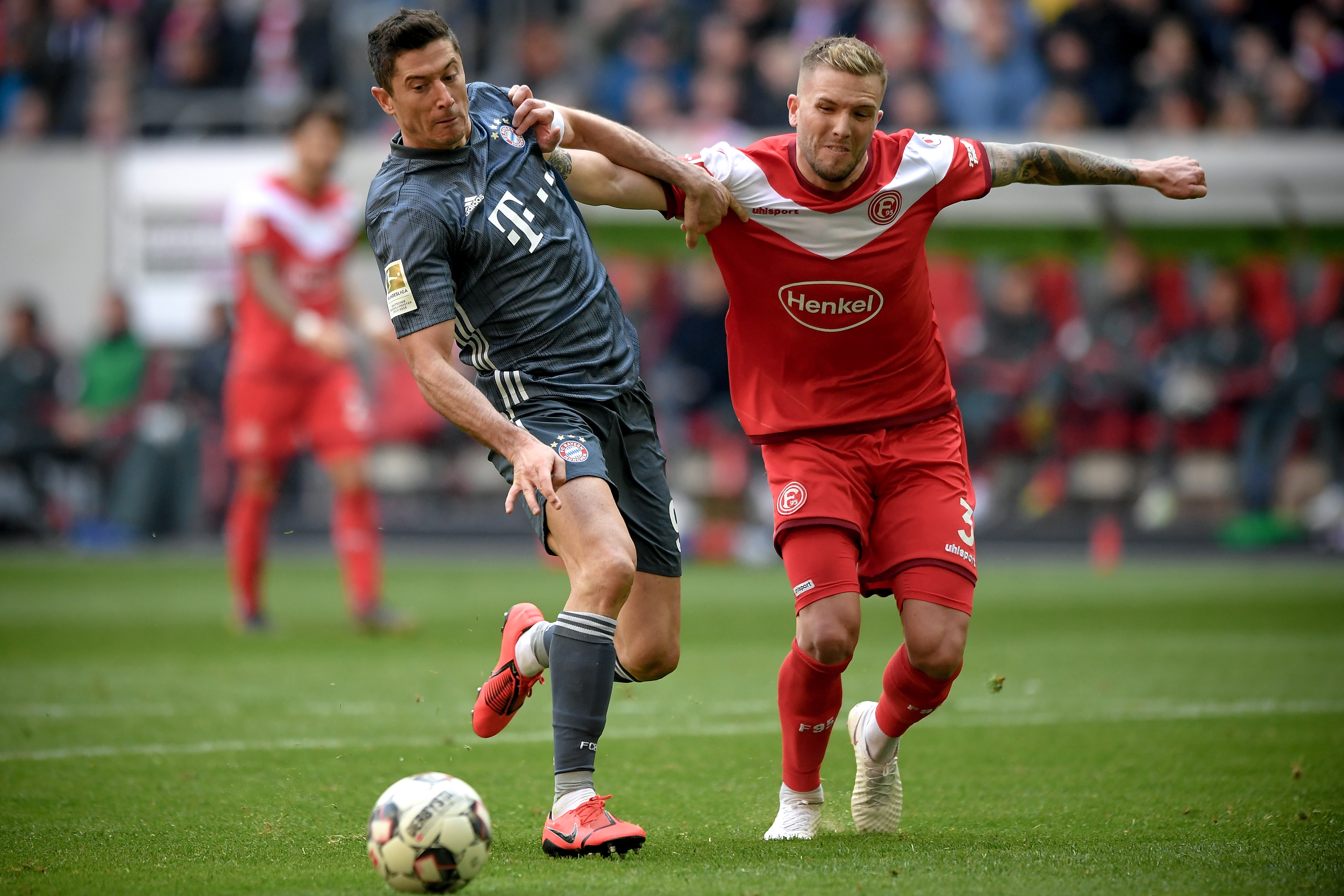 瑞典队绝杀对手，成功挺进欧洲杯四强赛