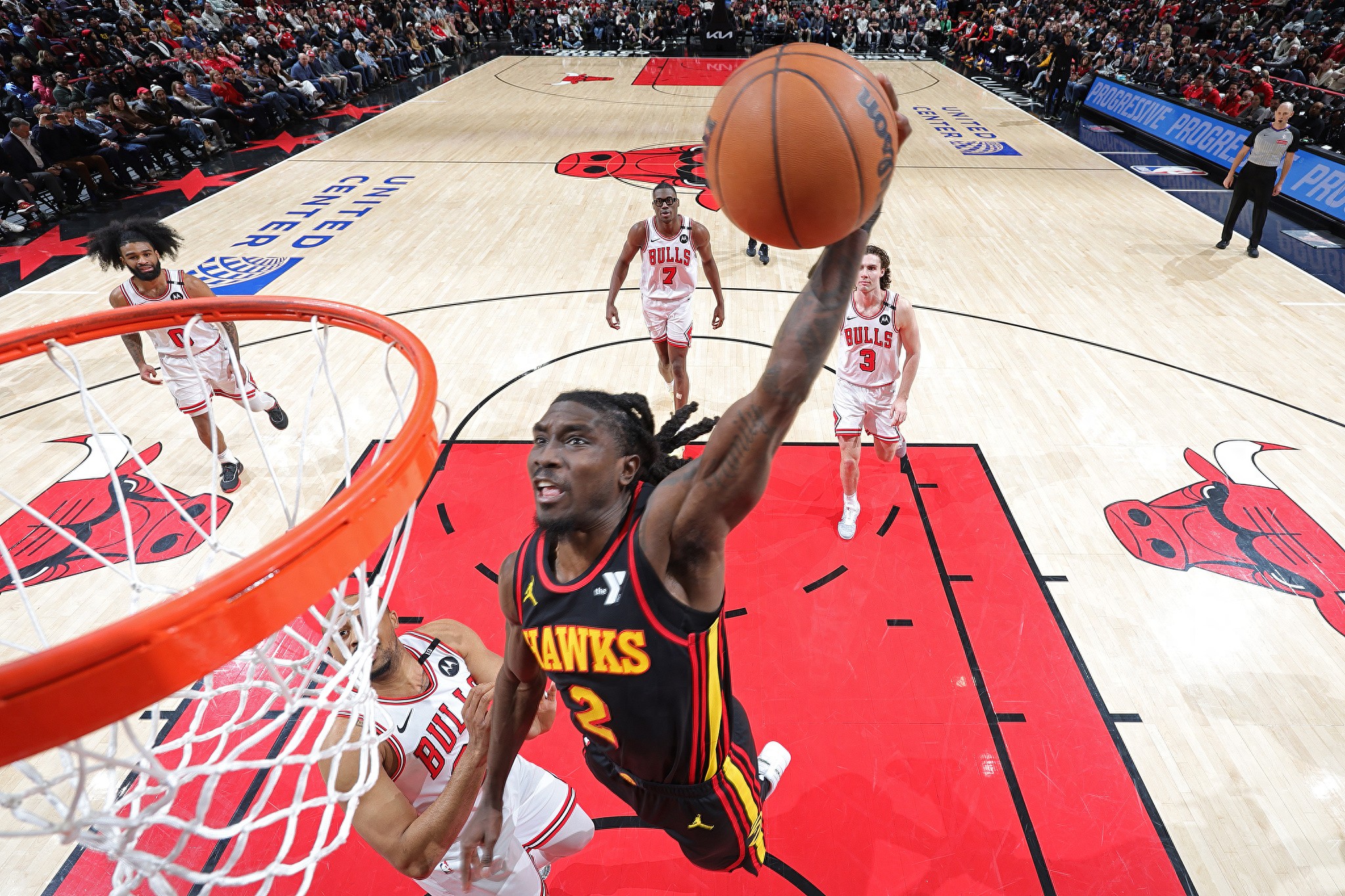 九游体育直播-霍福德率先五人得分上双，老鹰主场负公牛的简单介绍