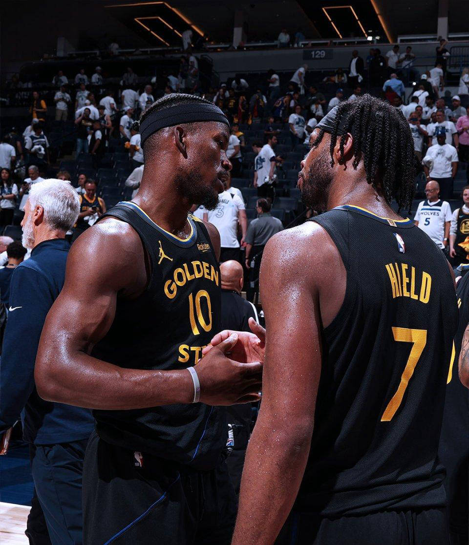 九游体育-关键时刻球员挺身而出，带领球队获胜