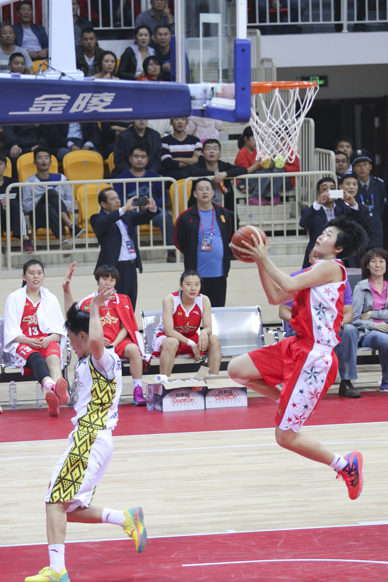 关键时刻球员挺身而出，带领球队获胜