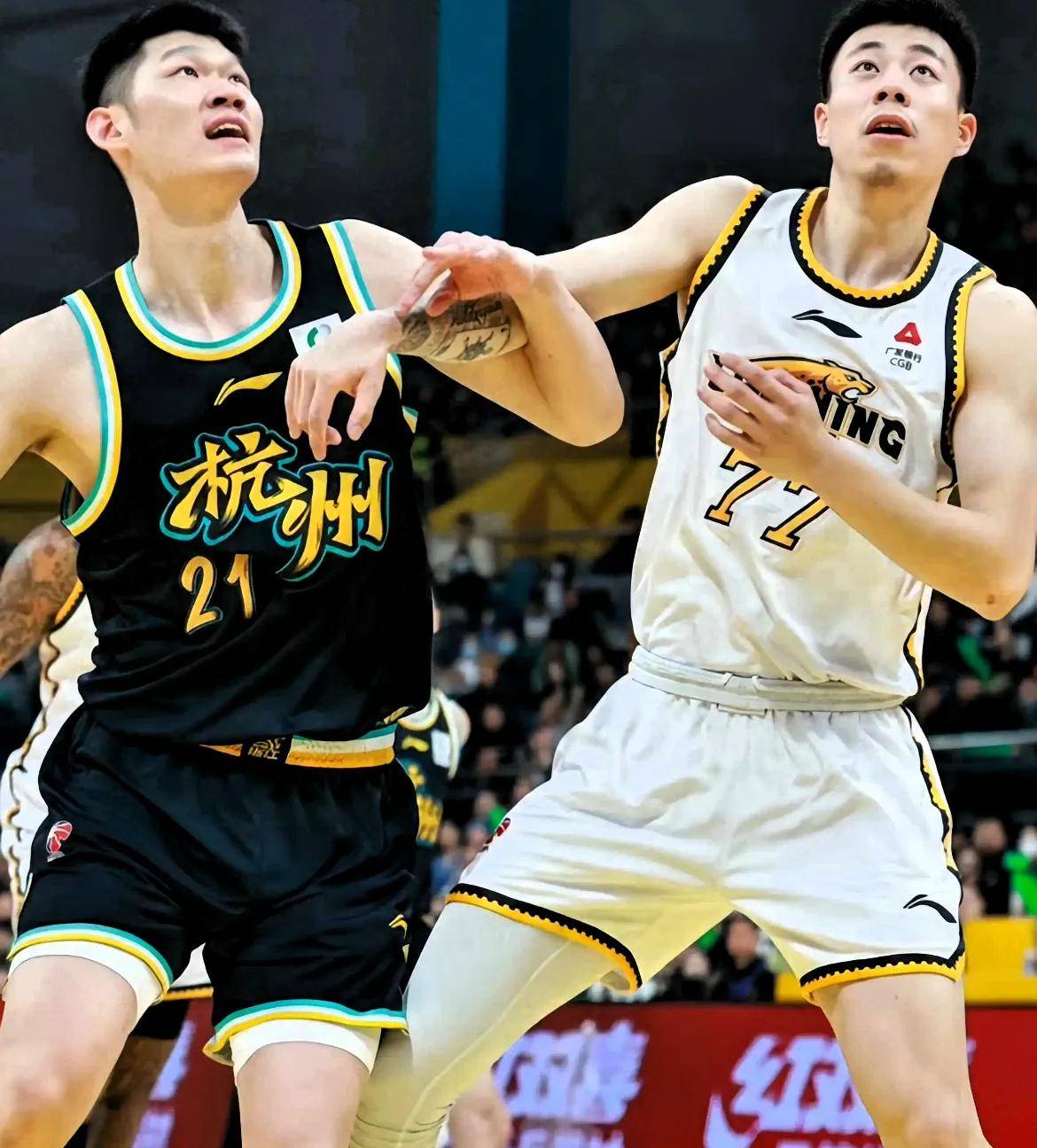 包含湖北告负广东遭遇两连败，排名继续下滑的词条