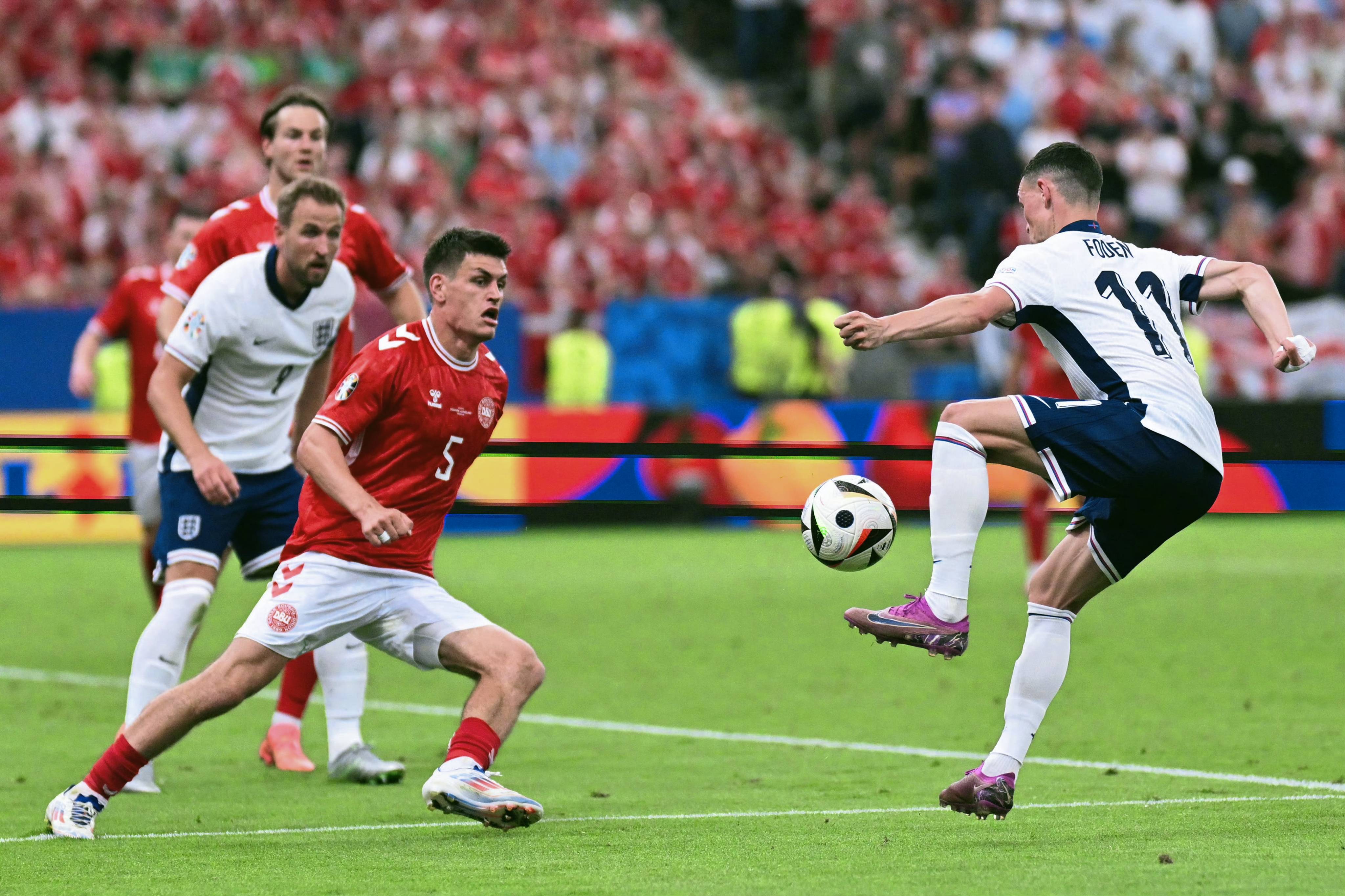 英格兰队与美国队:战平