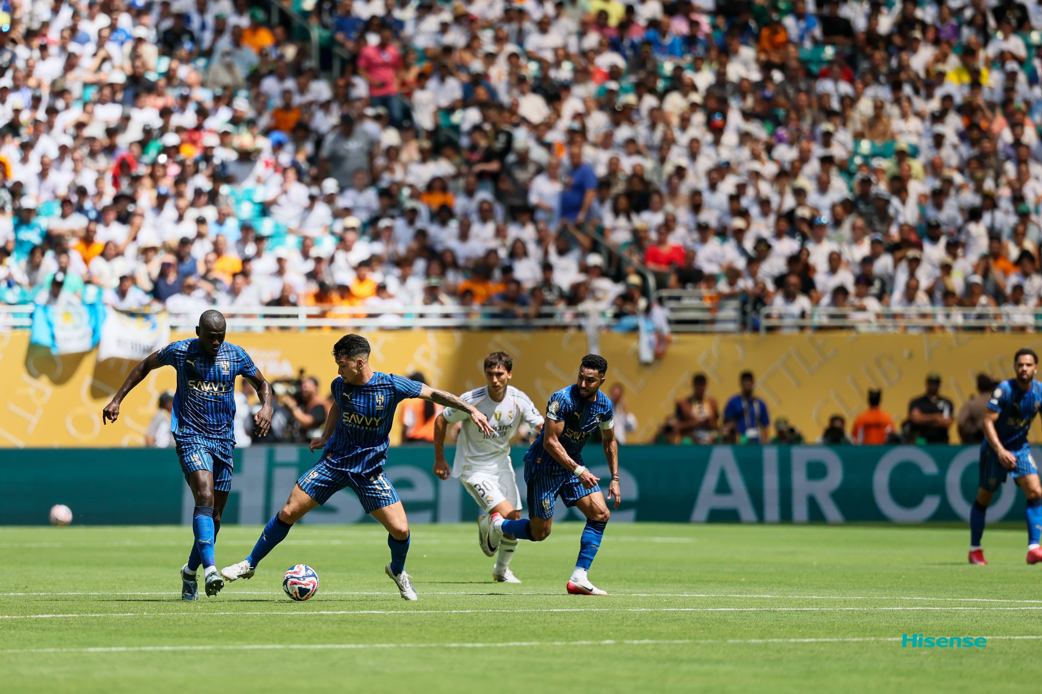 九游娱乐入口-火热对抗：亚洲足坛巅峰对决嗨翻天