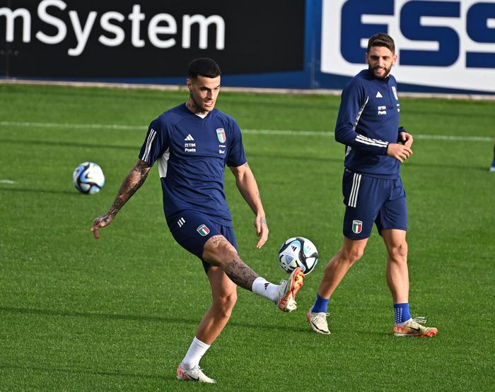 九游娱乐-意大利足球赛场上的亮点瞬间