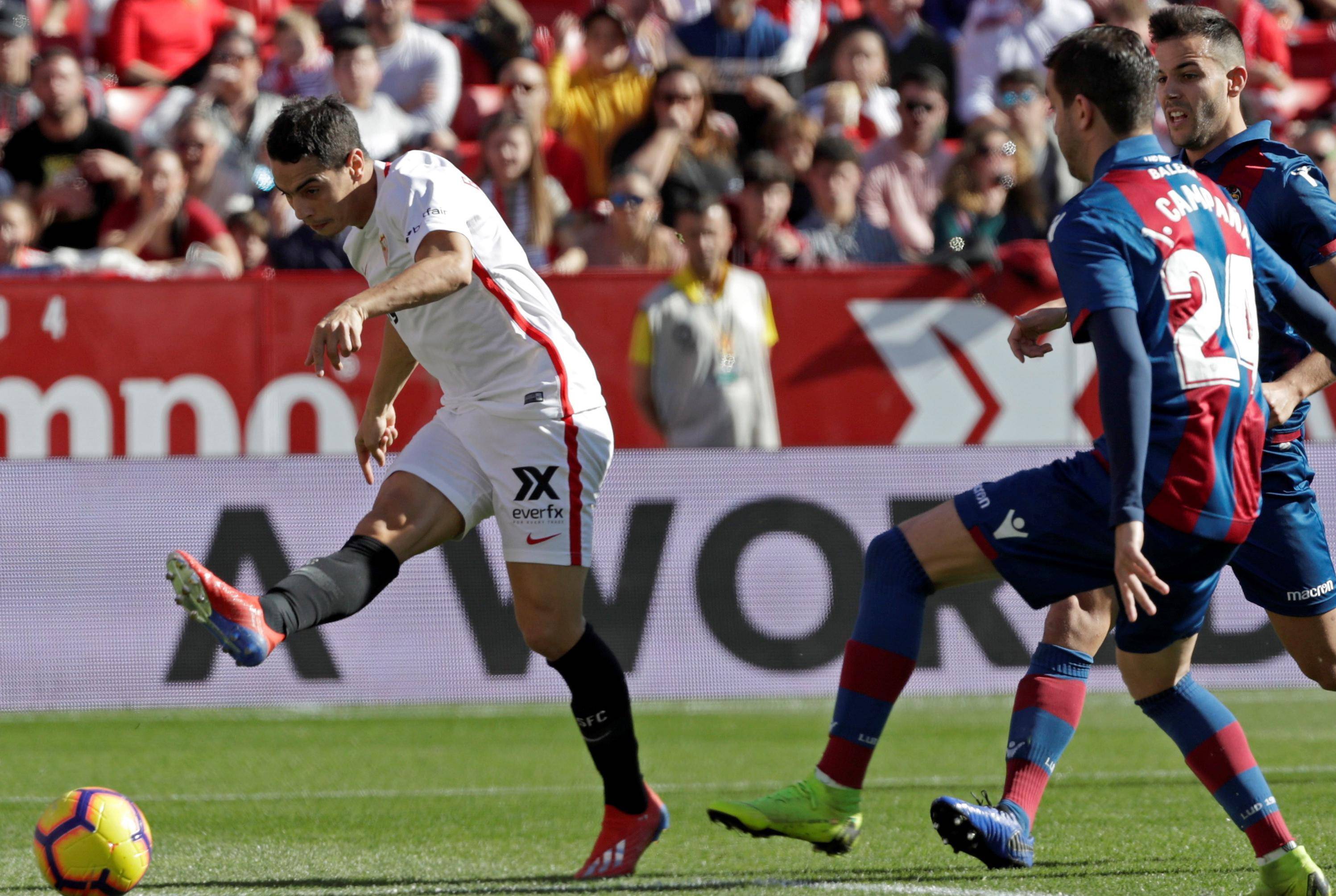 包含圣埃蒂安主场失利，球队士气受挫的词条