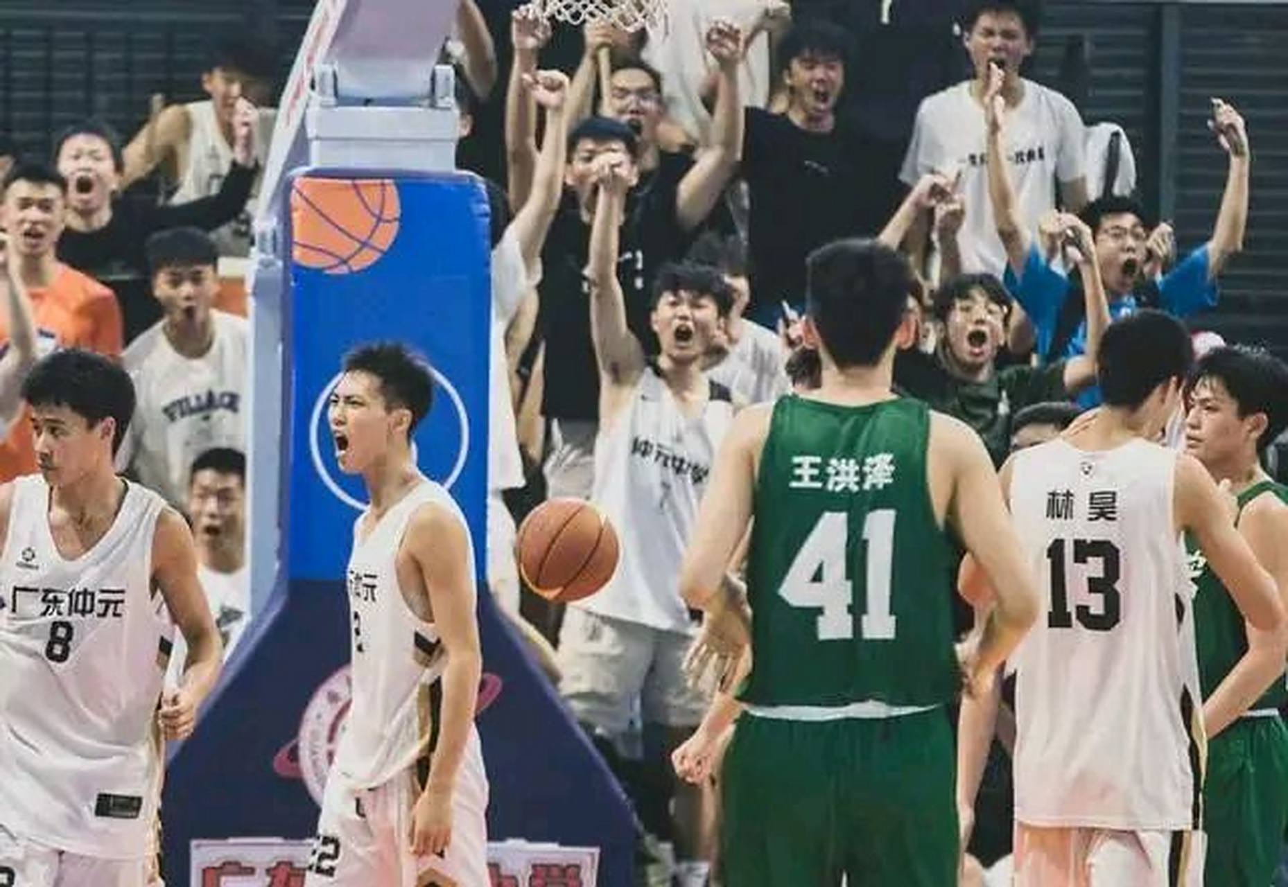 九游体育平台-湖南男篮大比分获胜，气势如虹