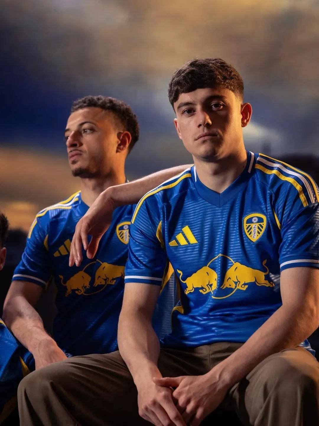 九游官网-利兹联客场大胜斯旺西，强劲复苏迹象明显