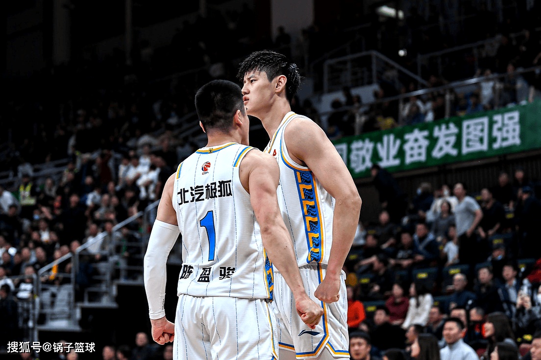 九游体育直播-四川男篮备战天津队，全员紧张备战关键