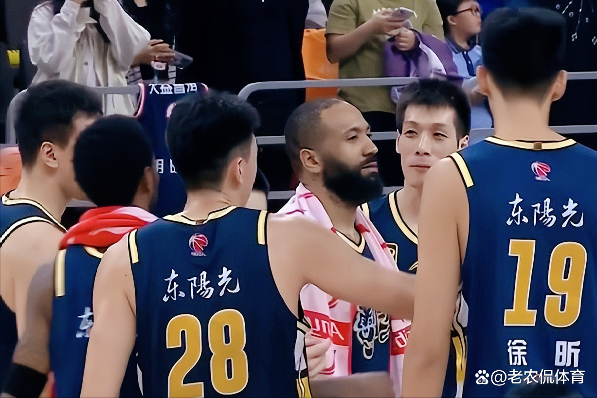 四川男篮备战天津队，全员紧张备战关键