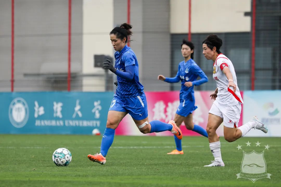 九游官网-女子足球赛事中，中国队获得显著成绩的简单介绍