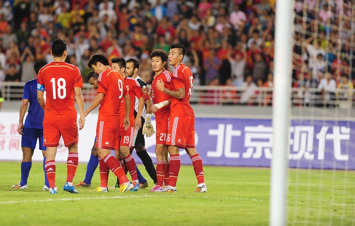 球员们在最新的比赛中展现出了顽强的拼搏精神