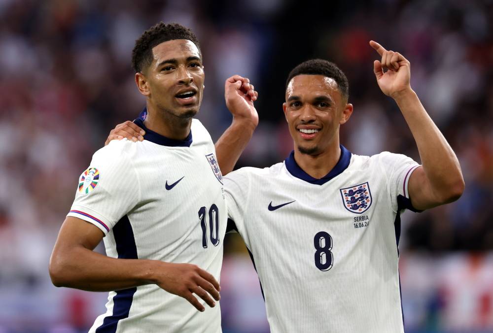 英格兰强势突围领跑，欧洲杯大胜杀入四强