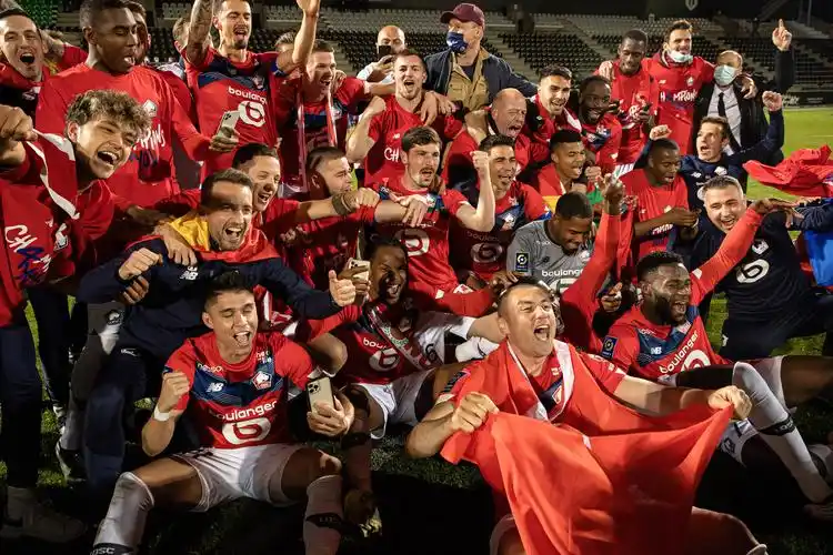 九游APP-包含欧冠资格赛关键之战，豪强实力较量的词条