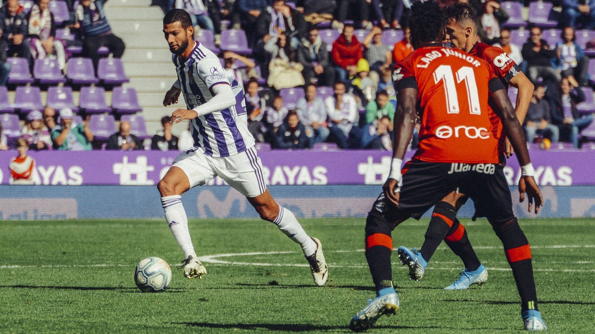 九游体育平台-塞维利亚客场丢球,全队拼尽全力未果