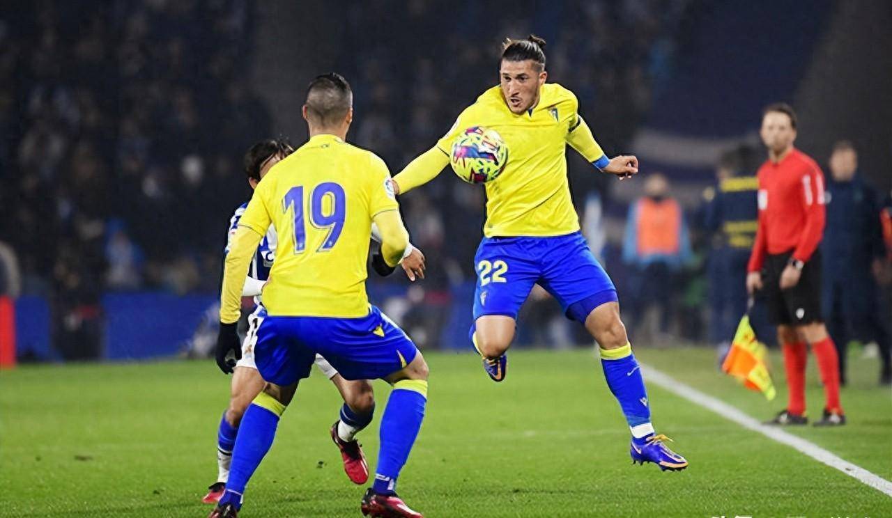 九游体育官方入口-加的斯主场击败对手,赢得宝贵三分