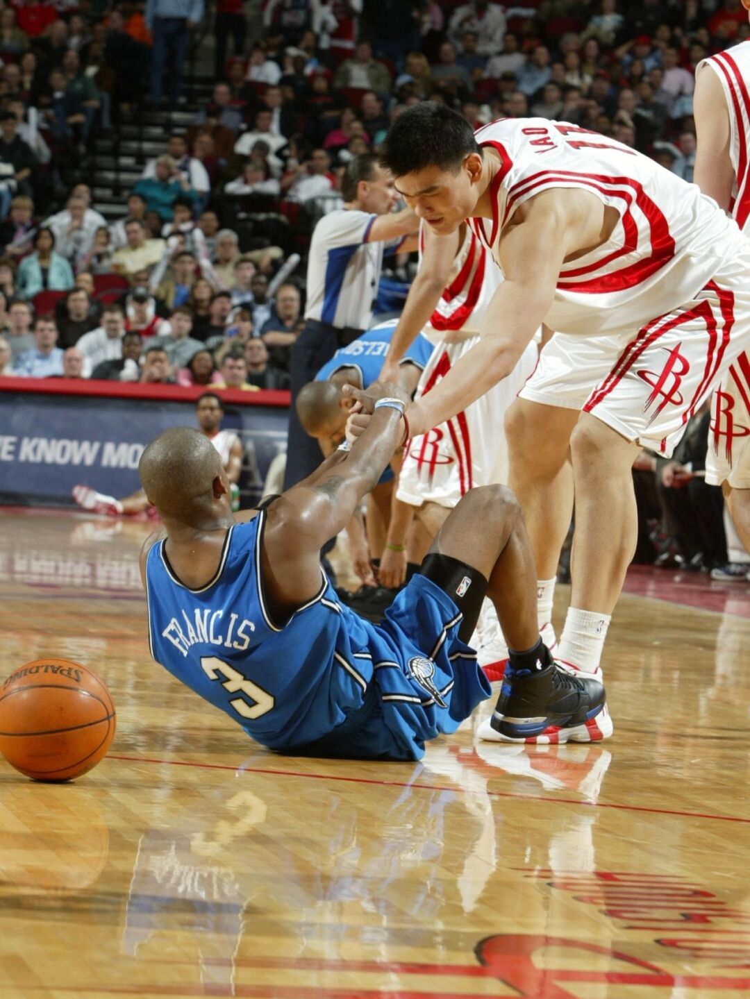 球场上的精彩瞬间闪耀人生巅峰 球场上的精彩瞬间闪耀人生巅峰