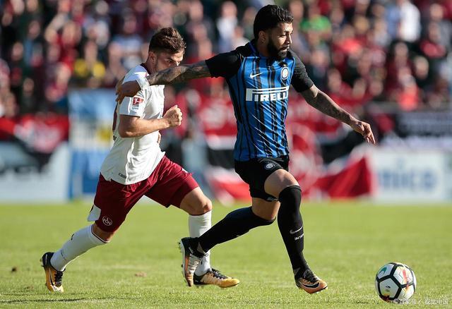 热那亚遭遇两连败,保级压力剧增 热那亚遭遇两连败,保级压力剧增