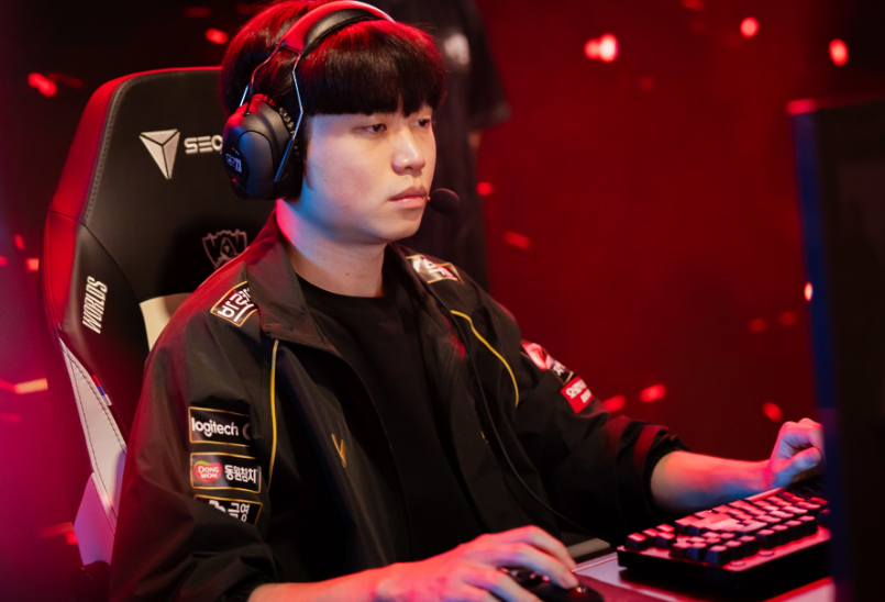 9you娱乐-KT轻取T1,Deft线上压制力十足峡谷大战小组赛,让粉丝疯狂欢呼