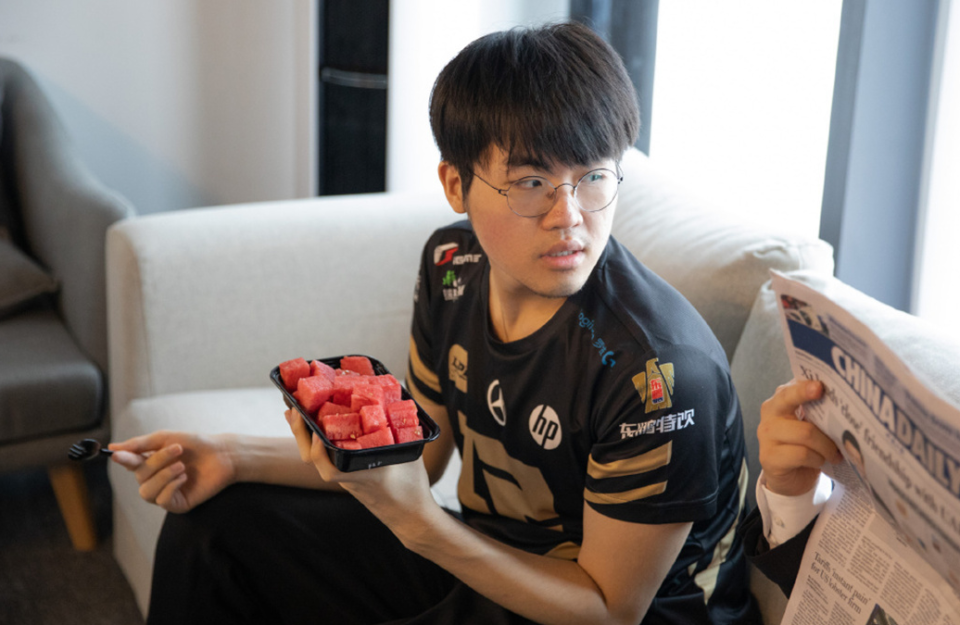 九游体育官方入口-RNG力克BLG,Inspired开启传奇时刻激烈交锋半决赛,留下经典瞬间