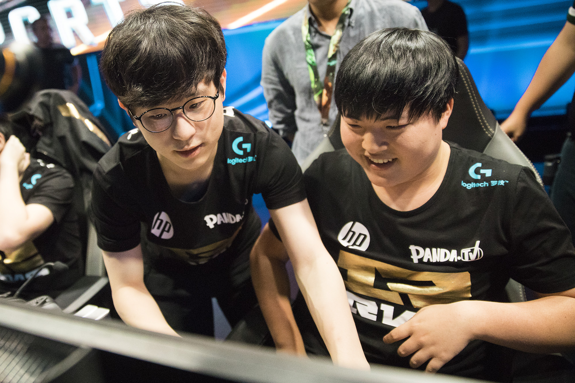 包含RNG鏖战TSM,Lehends拿下关键大龙鏖战多局四强赛,锁定晋级资格的词条 包含RNG鏖战TSM,Lehends拿下关键大龙鏖战多局四强赛,锁定晋级资格的词条