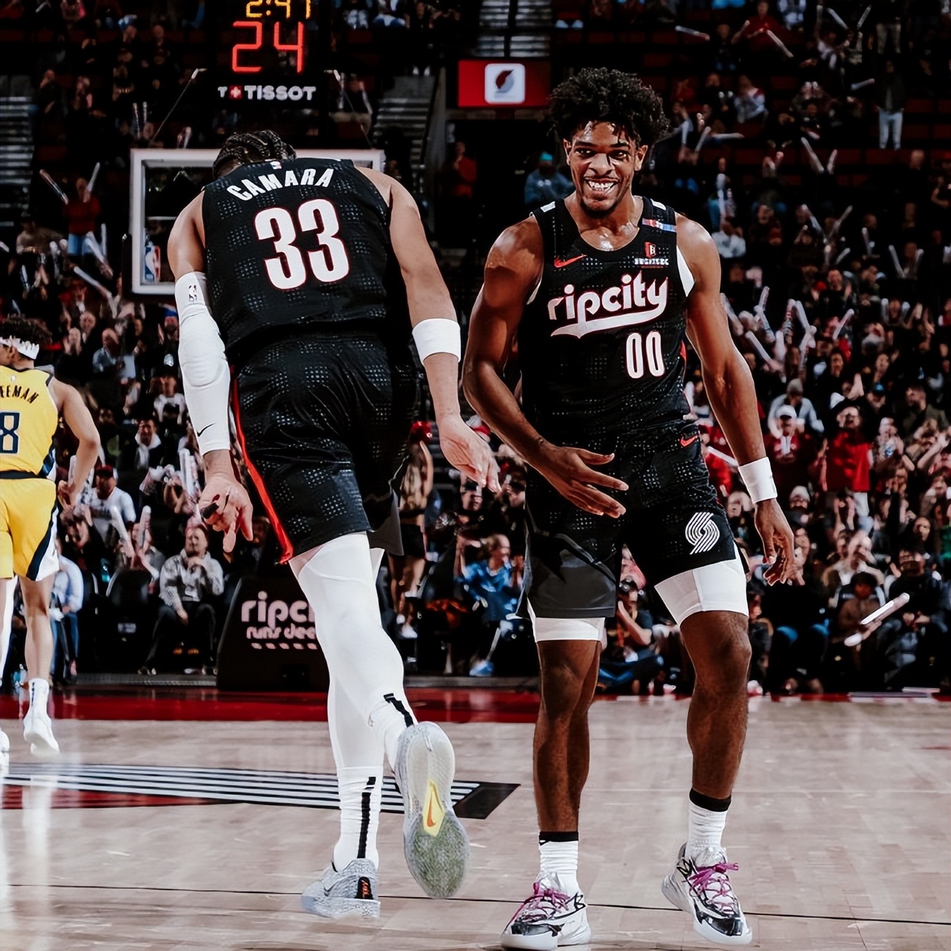 九游APP-开拓者主场胜骑士,利拉德砍下全队最高27分领军取胜的简单介绍