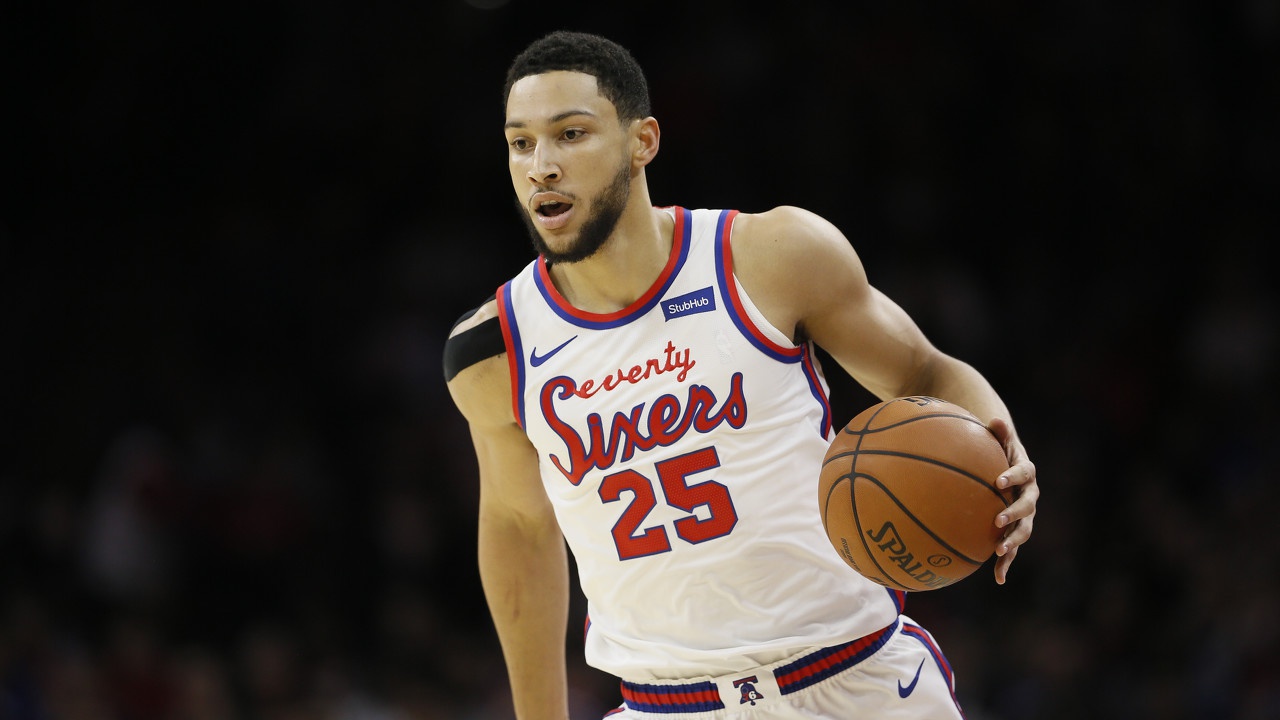 76人全队弥补了口罩人的离场 76人全队弥补了口罩人的离场