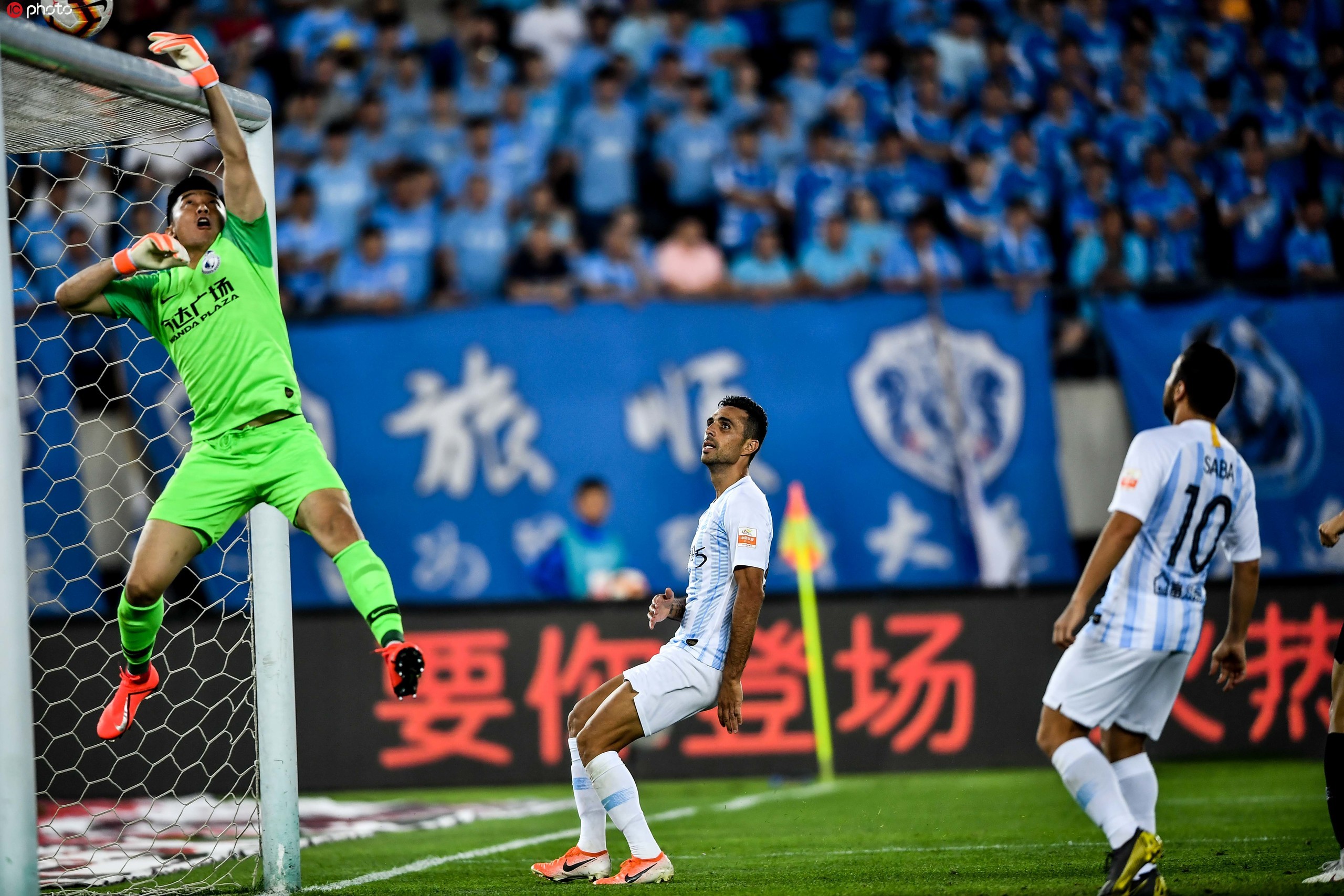 关于队员技战术全面发挥密守反击获胜的信息