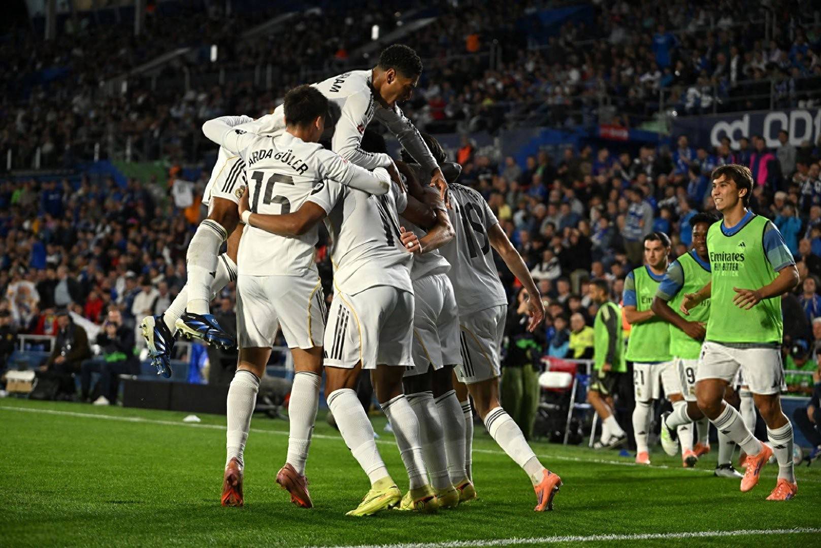 瓦伦西亚客场惜败皇家社会,西甲前六形势越发不稳的简单介绍 瓦伦西亚客场惜败皇家社会,西甲前六形势越发不稳的简单介绍