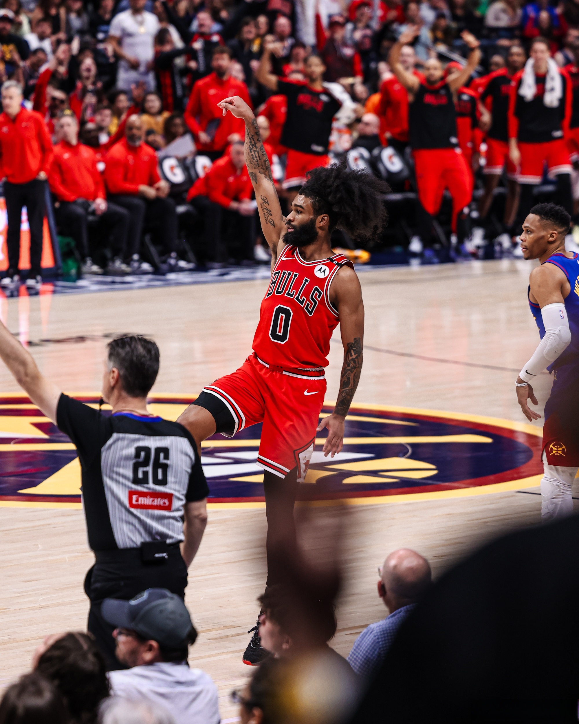 九游中国-公牛横扫独行侠,范弗利特统治全场的简单介绍