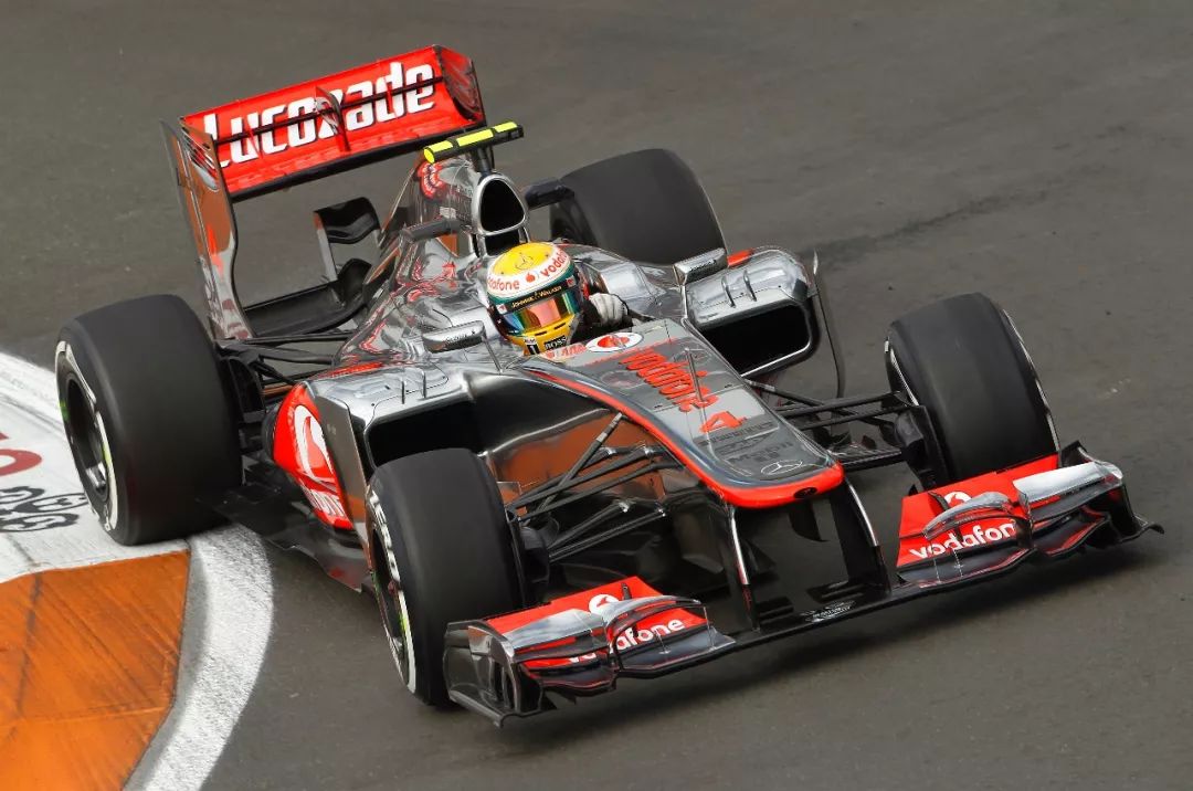 9you娱乐-包含红牛车队轻取雷诺车队,阿隆索关键制胜的词条