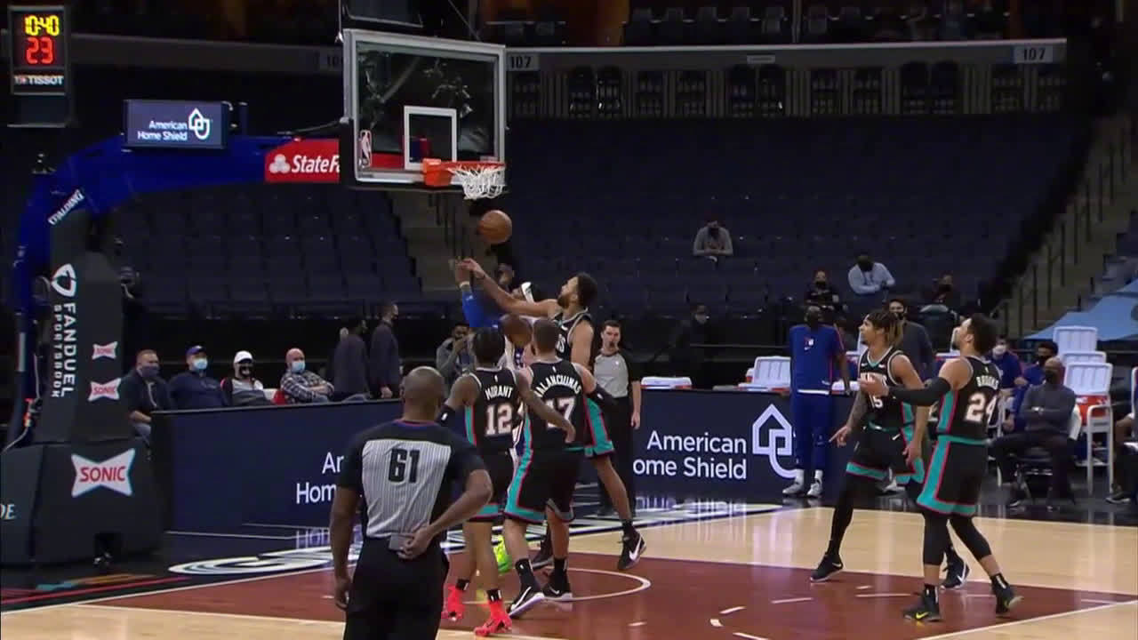 关于76人碾压山东队，莫兰特统治全场的信息