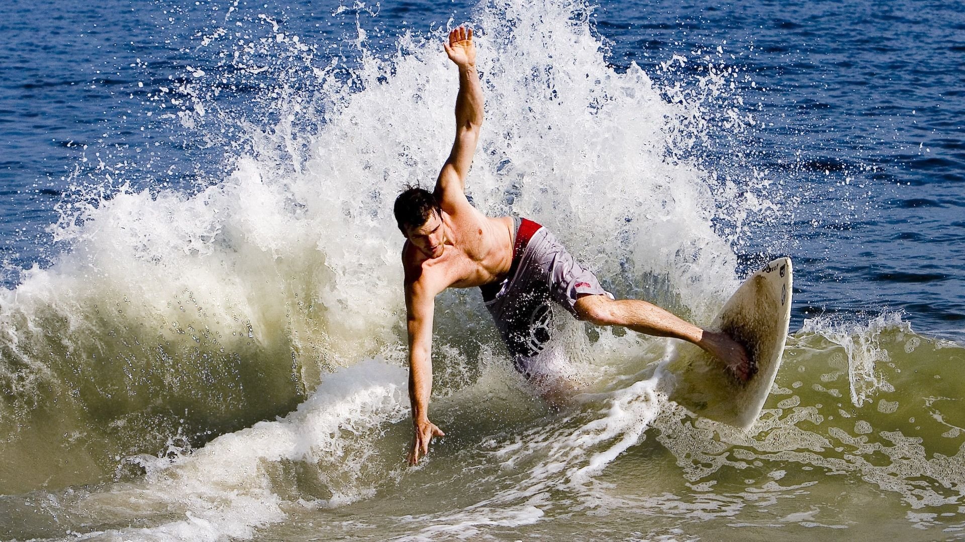 9you娱乐-亚洲足坛巅峰鏖战，当日本精密战术遭遇韩国天神下凡的阿什拉夫